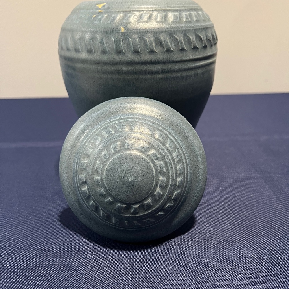Vintage Signed Horton B-5 Elegant Blue Ceramic Vase - Picture 2 of 8